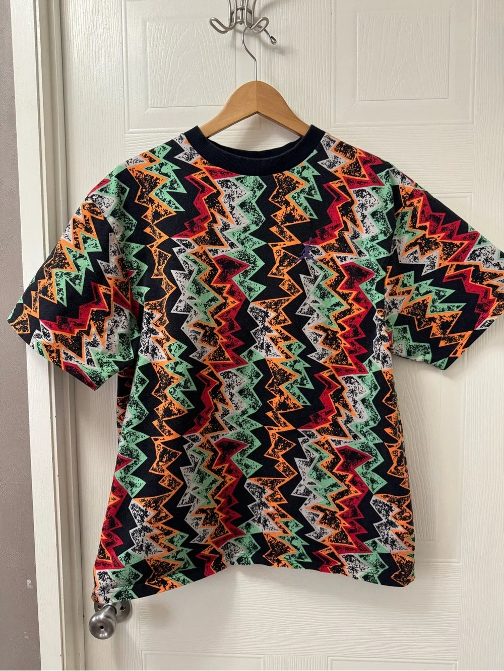 Jordan Short-Sleeve Zigzag Tee in Black, Red, Orange & Green